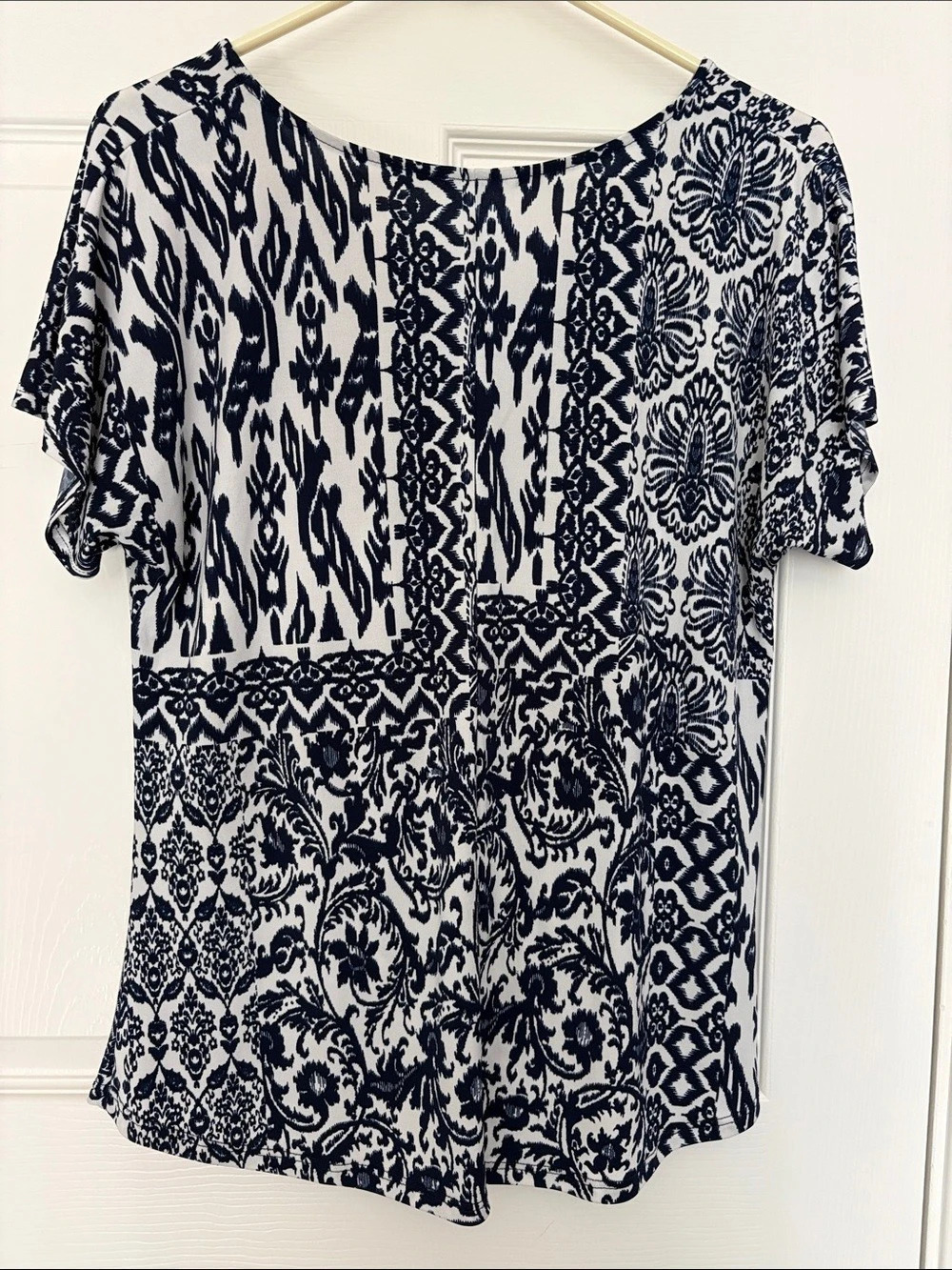 West K Floral Blouse in Blue & White Size Medium Like New